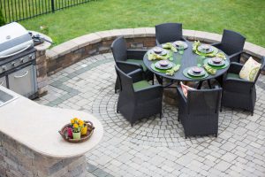 tidy table, bbq and outdoor dining set up